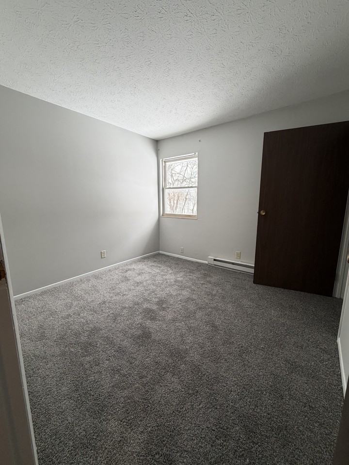 402 Forest Ln - Photo 7 of 11