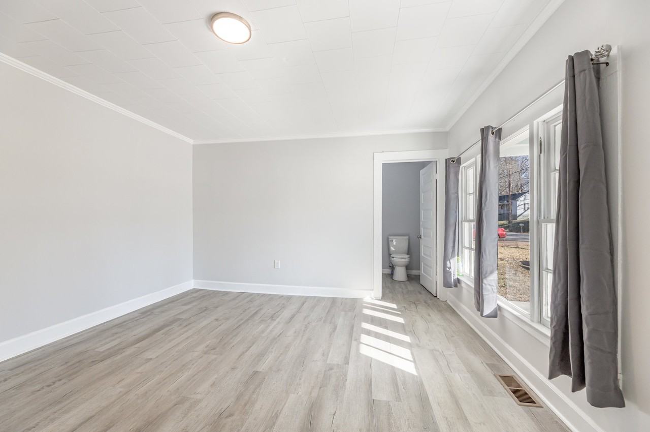 1309 Ridge Ave - Photo 3 of 16