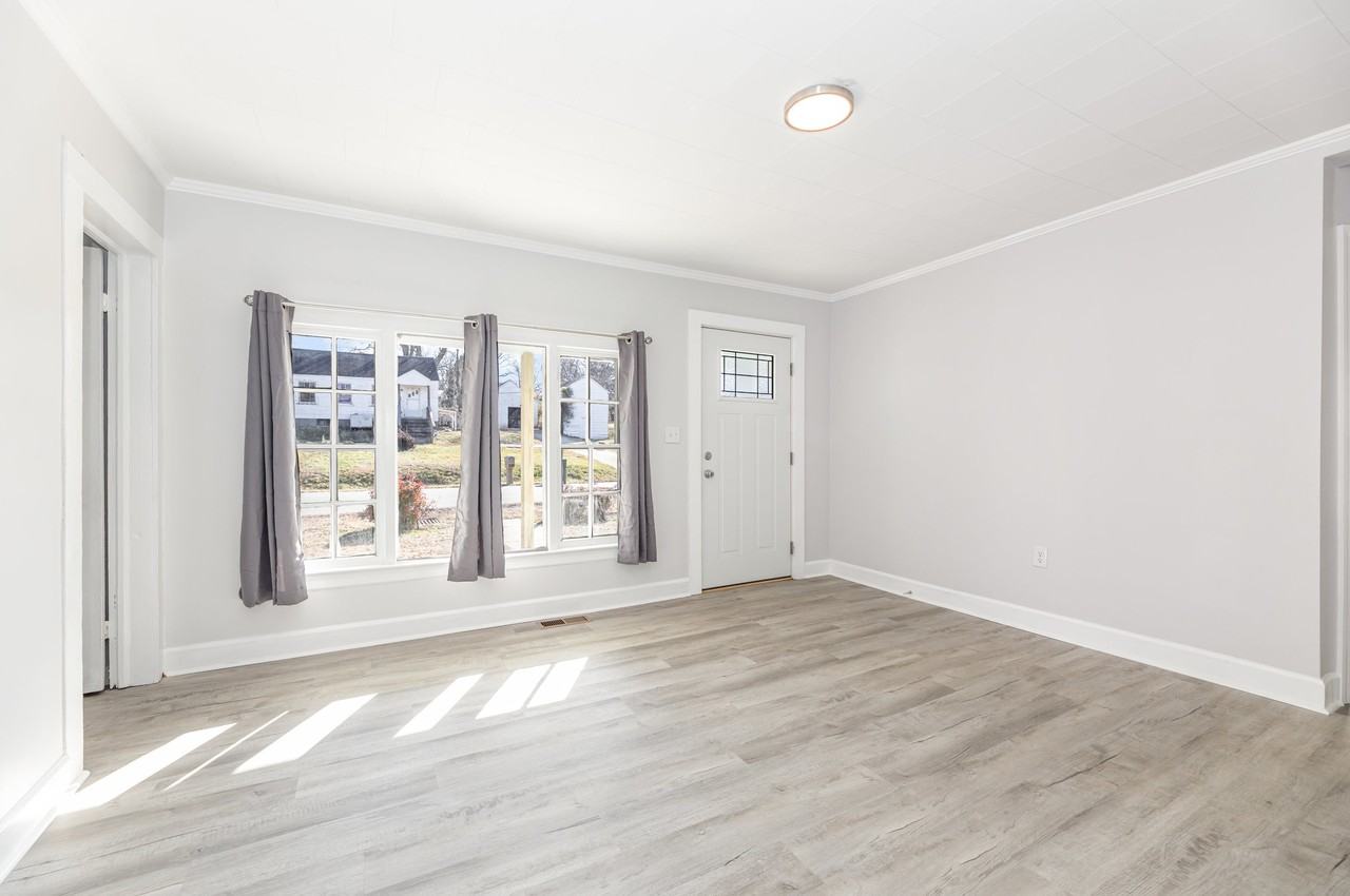 1309 Ridge Ave - Photo 4 of 16