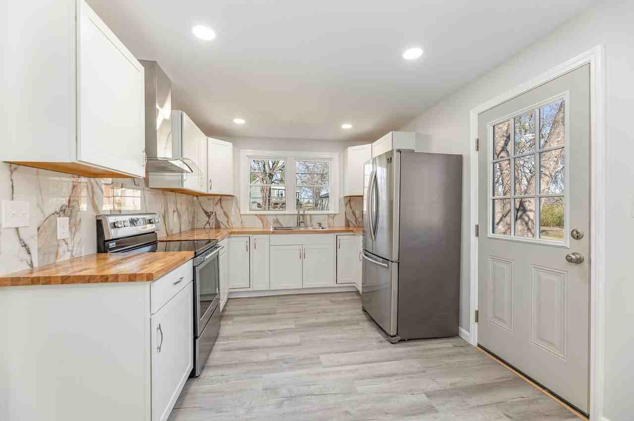 1309 Ridge Ave - Photo 5 of 16