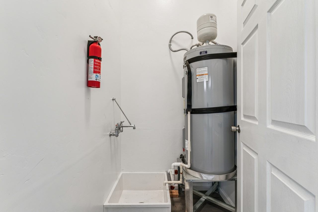 911 2nd St S - Photo 4 of 12