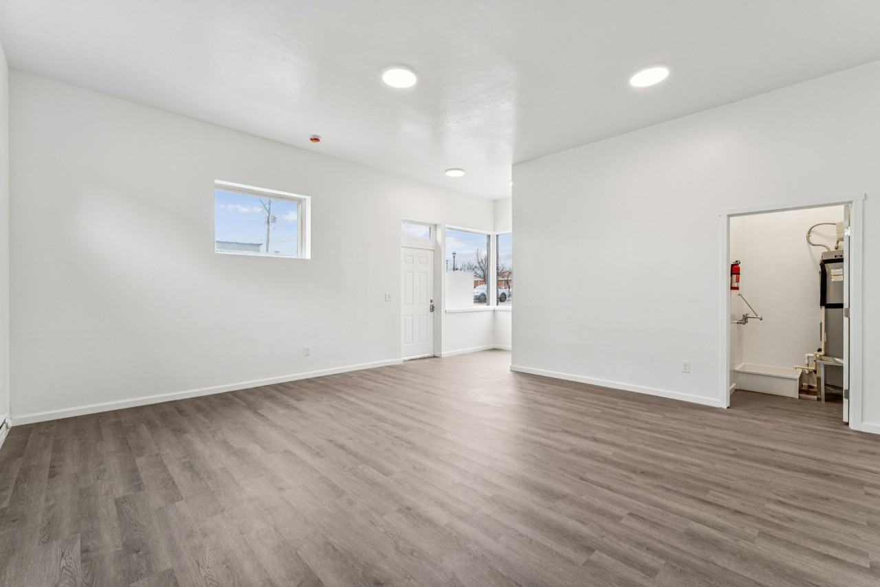 911 2nd St S - Photo 6 of 12