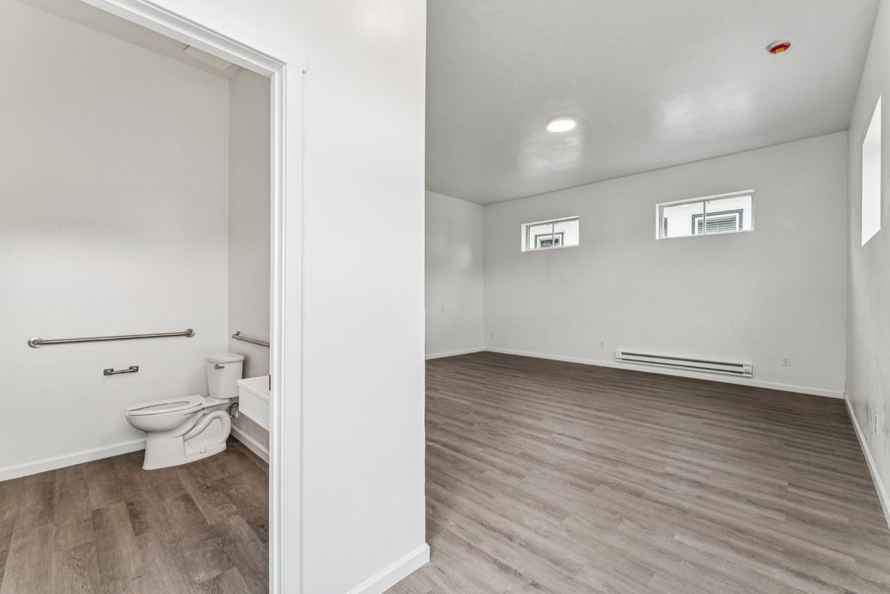 911 2nd St S - Photo 7 of 12