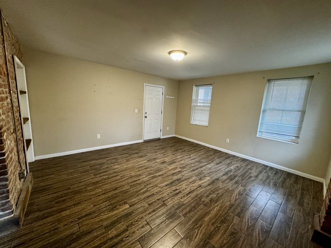 9 S Clinton St #B - Photo 2 of 8