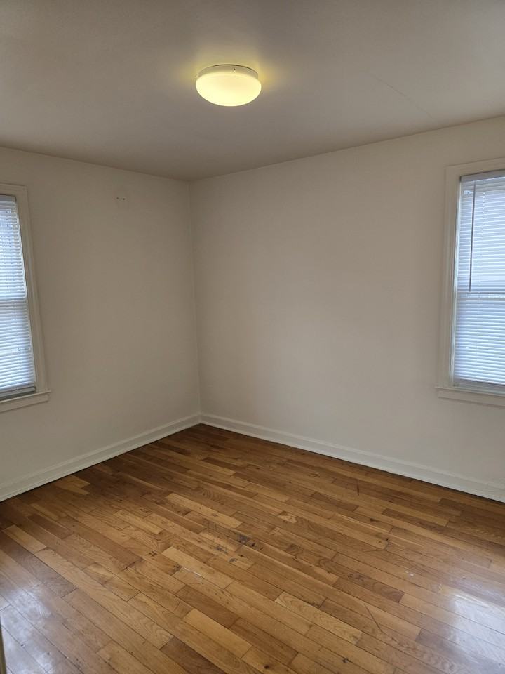 410 E Bruce Ave #410-3 - Photo 2 of 8