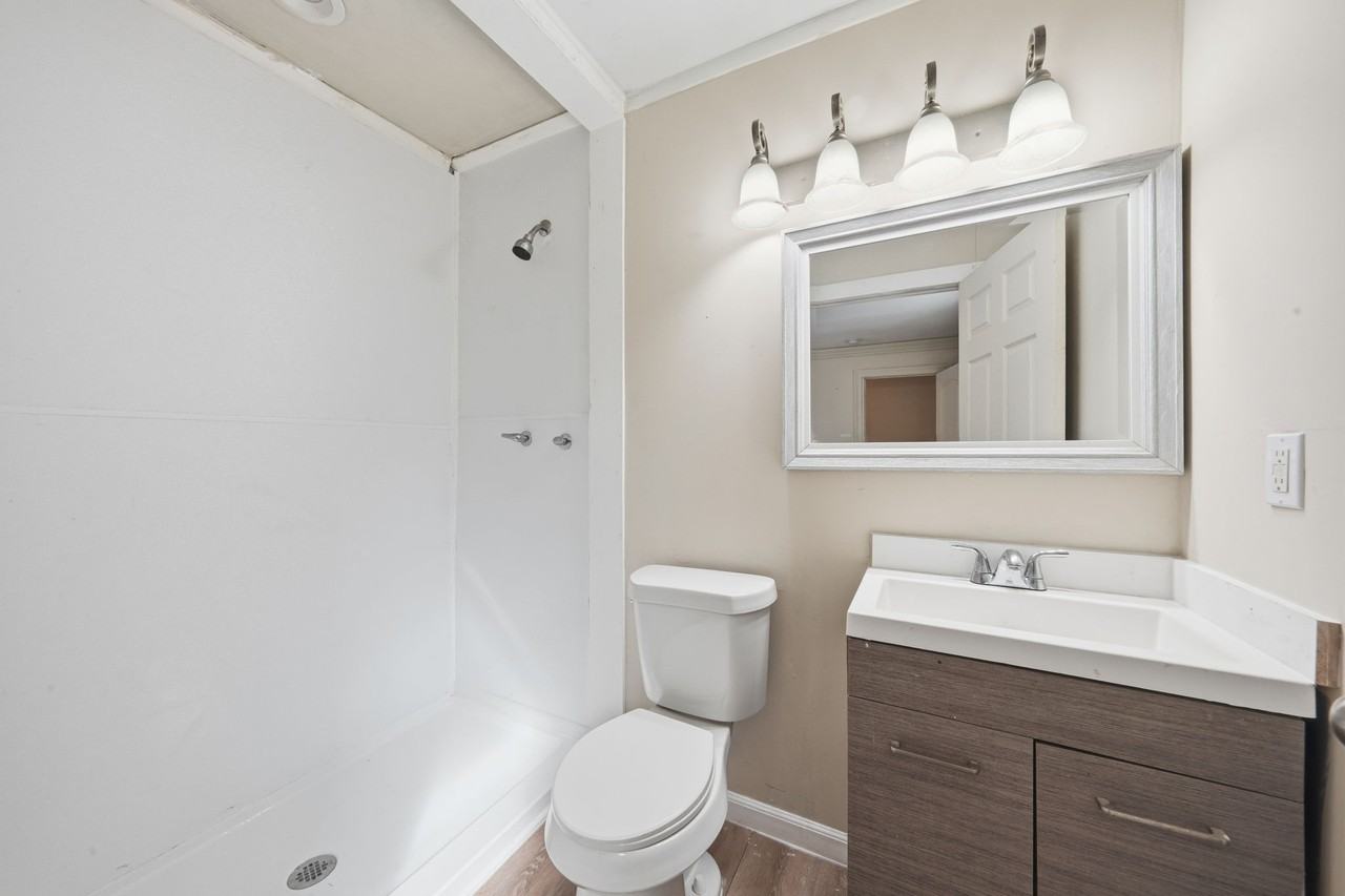 141 Ambroise St - Photo 2 of 20