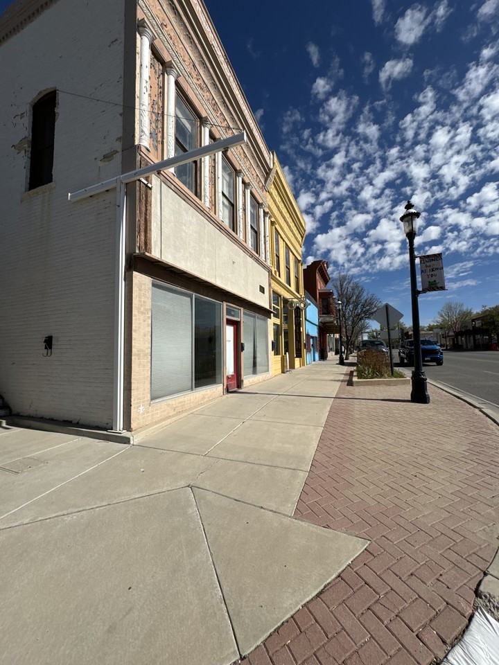 117 W Chuska St #117 - Photo 2 of 16