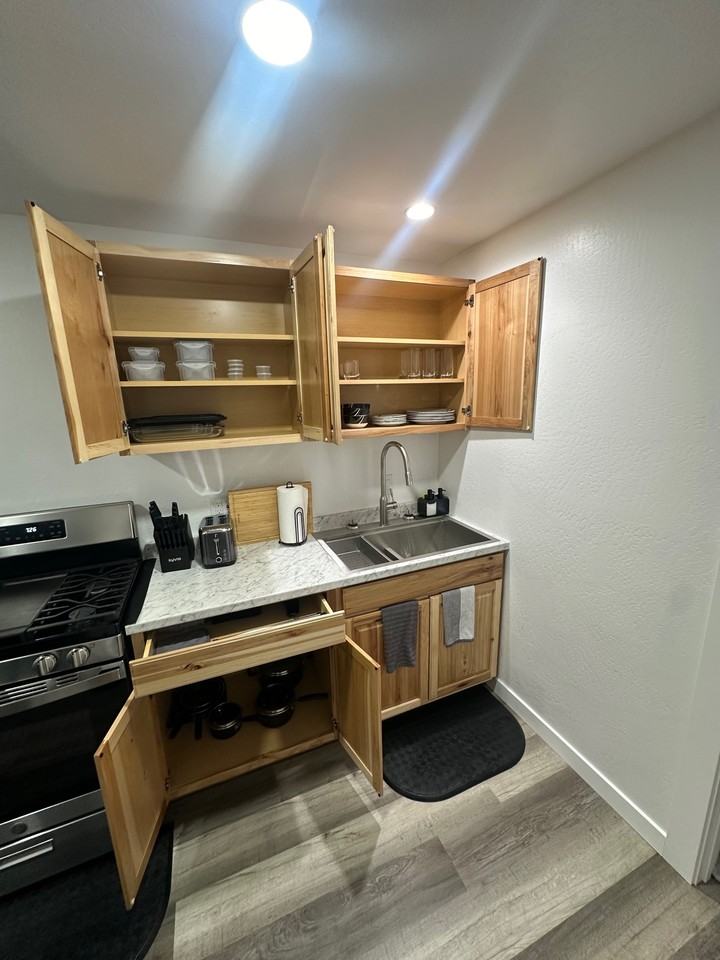 117 W Chuska St #117 - Photo 3 of 16