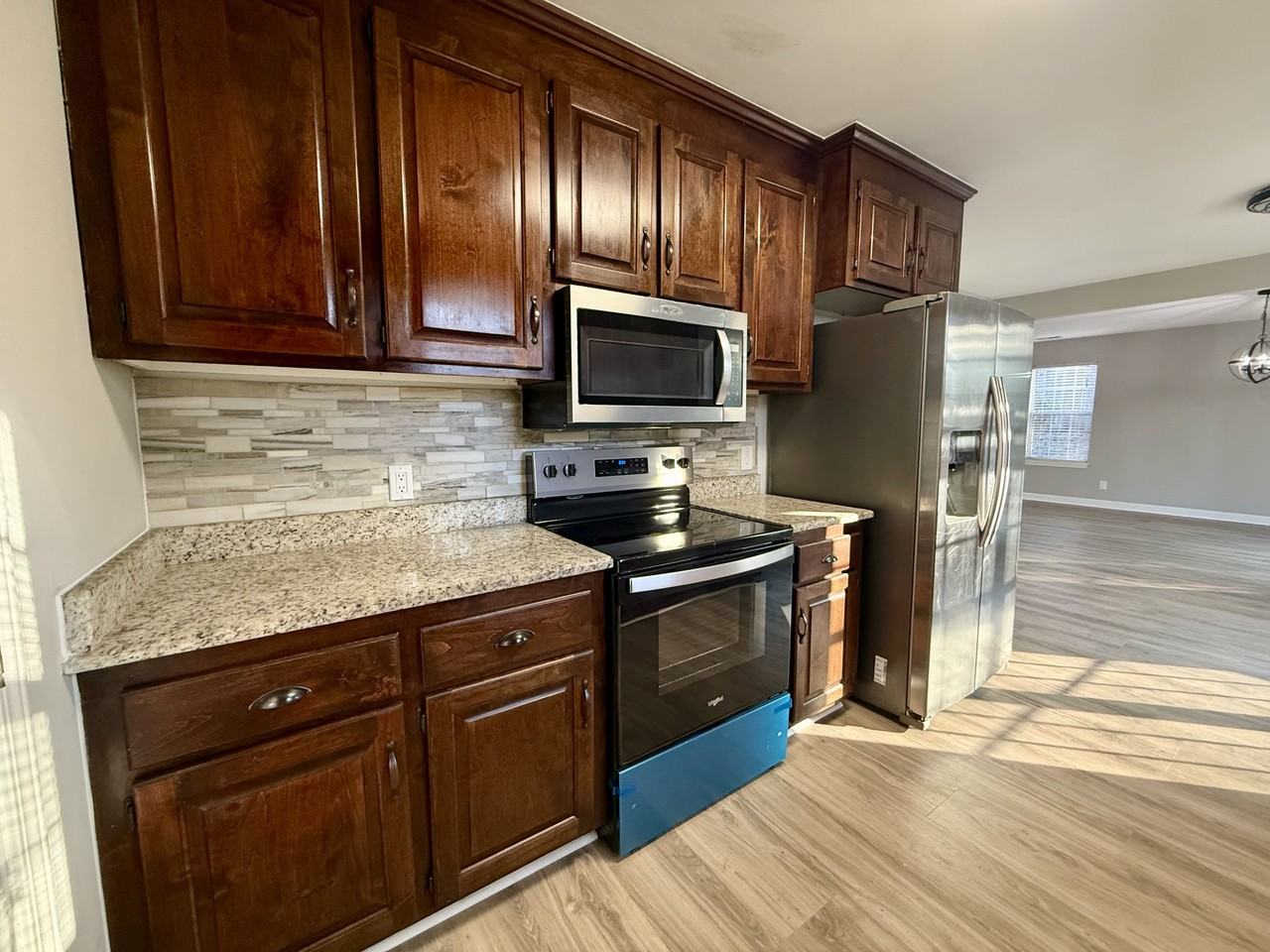 27 Montford Ct - Photo 7 of 25