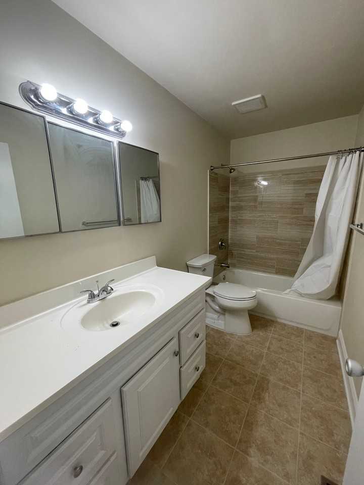 2621 Hallam Ct - Photo 4 of 8