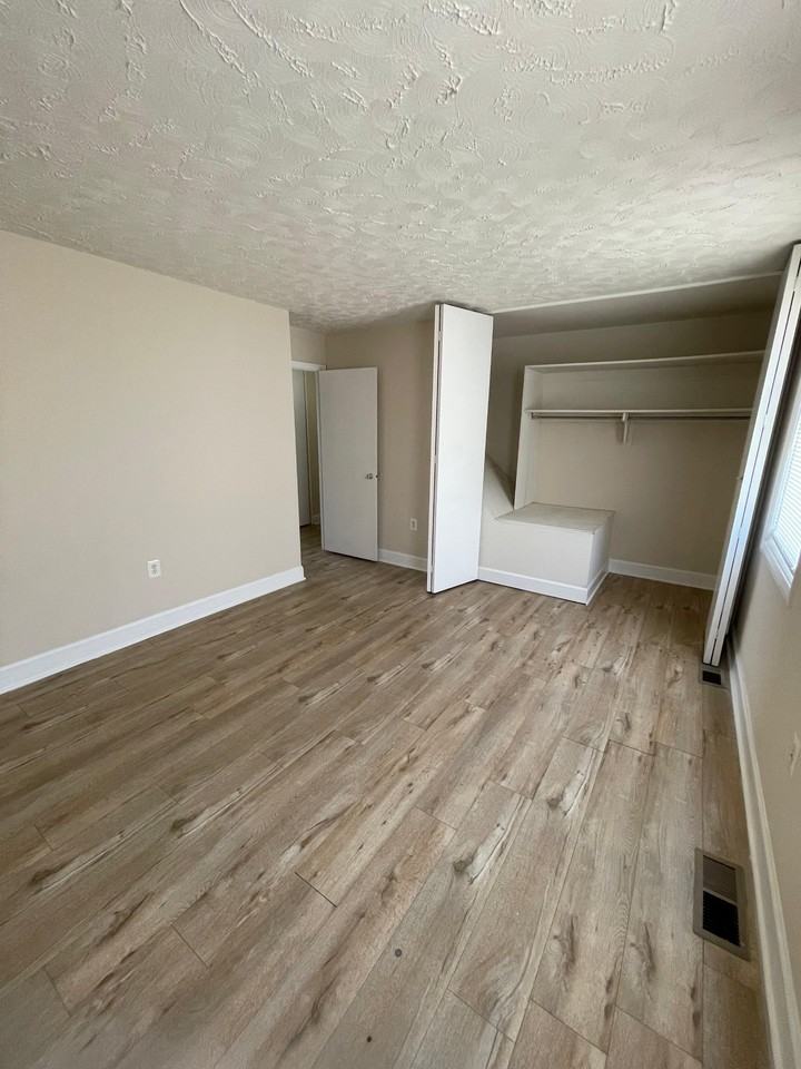 2621 Hallam Ct - Photo 6 of 8