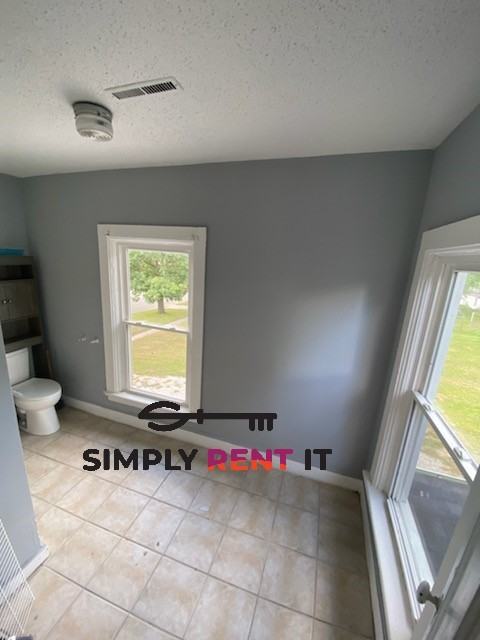 505 1/2 11th St - Photo 6 of 8