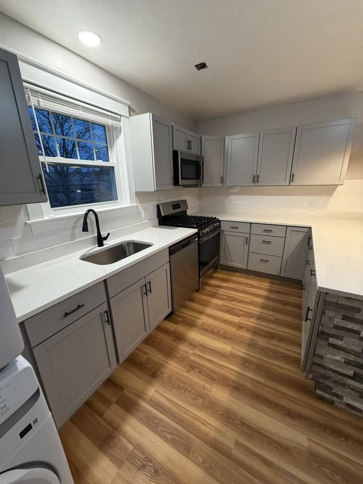 936 S Main St #2 - Photo 2 of 10