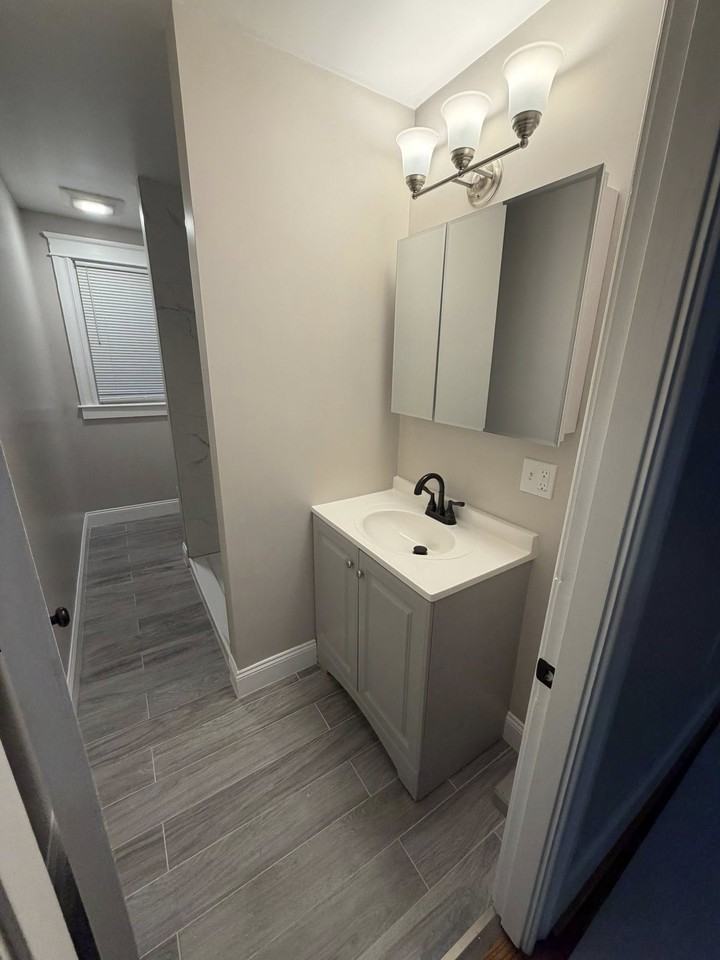 936 S Main St #2 - Photo 3 of 10