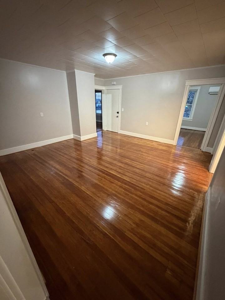 936 S Main St #2 - Photo 5 of 10