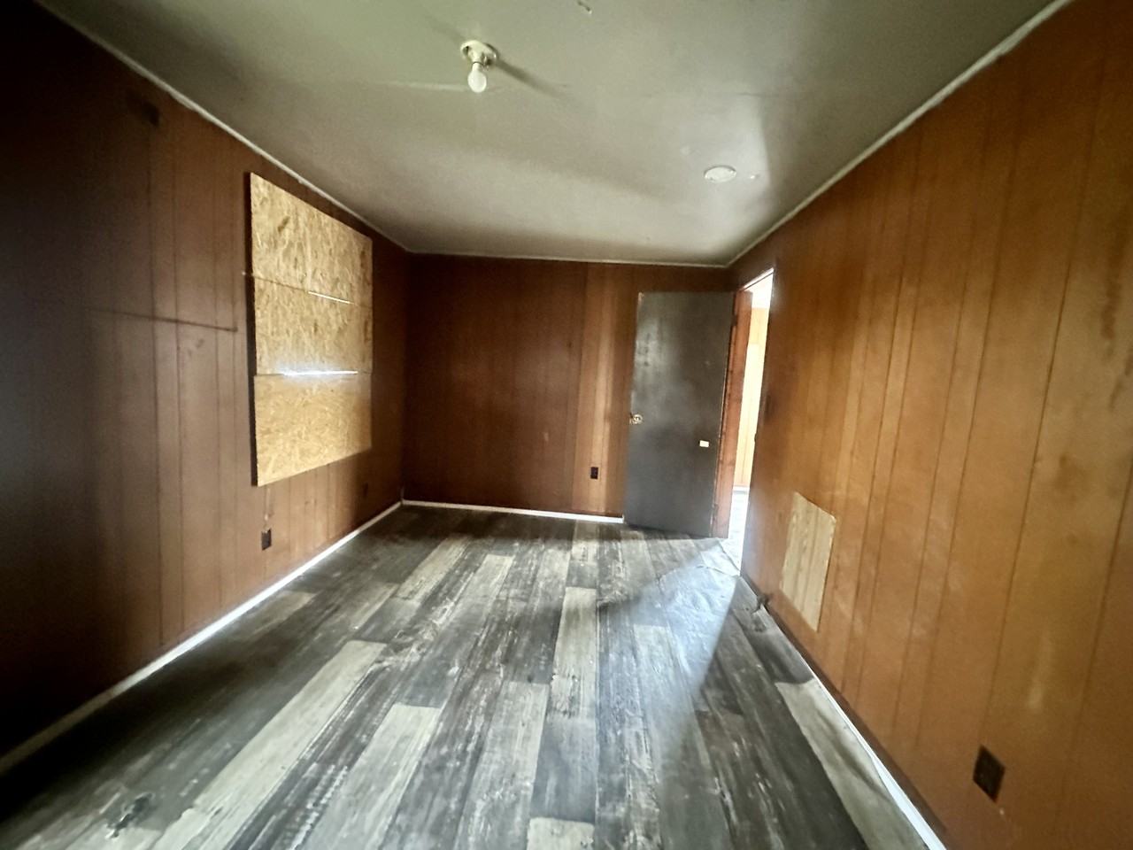 718 18th St N - Photo 2 of 8