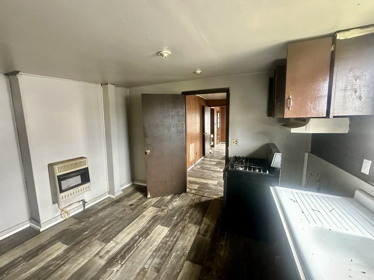 718 18th St N - Photo 3 of 8