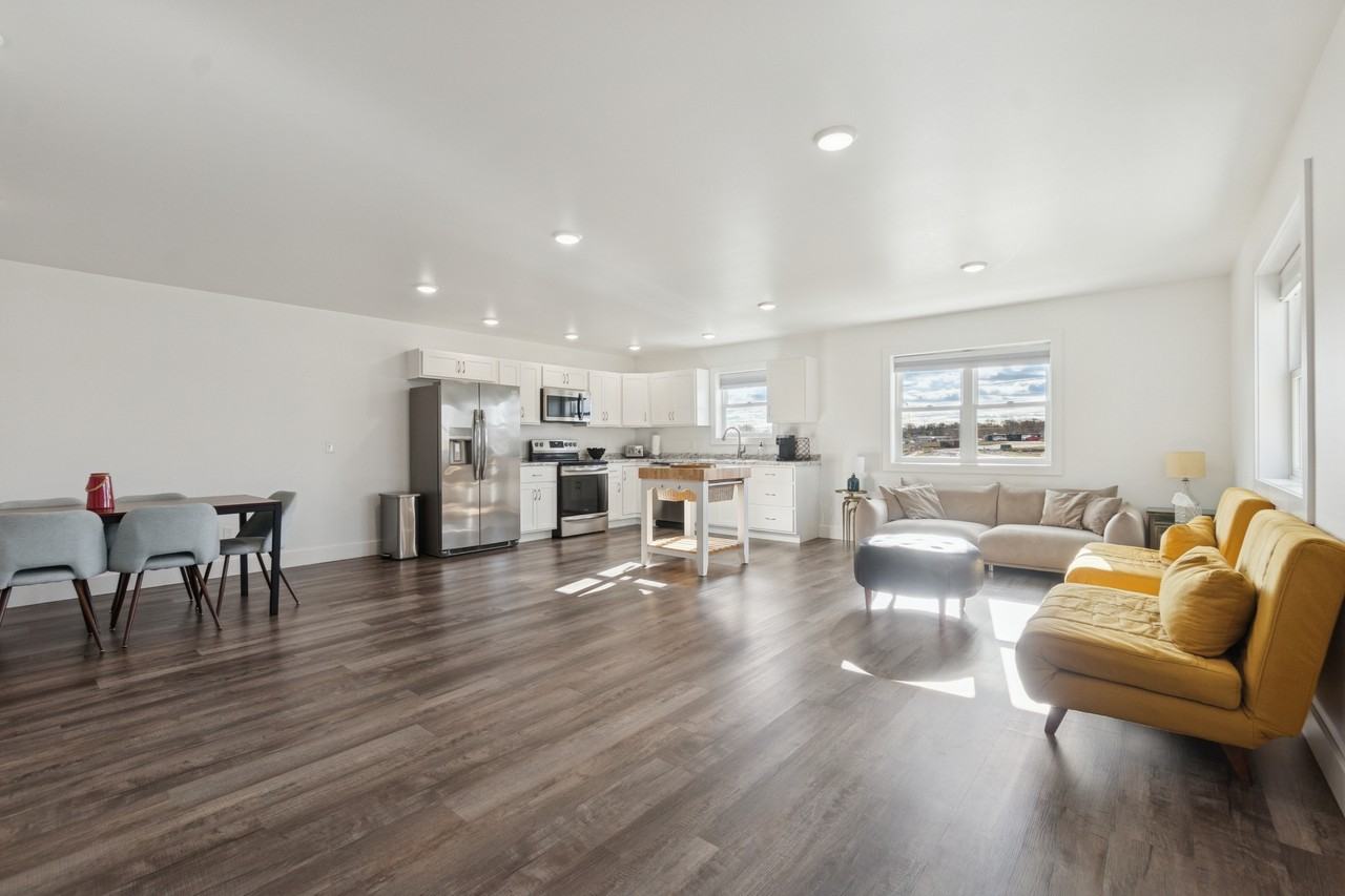 504 W Prospect St #1 - Photo 3 of 24