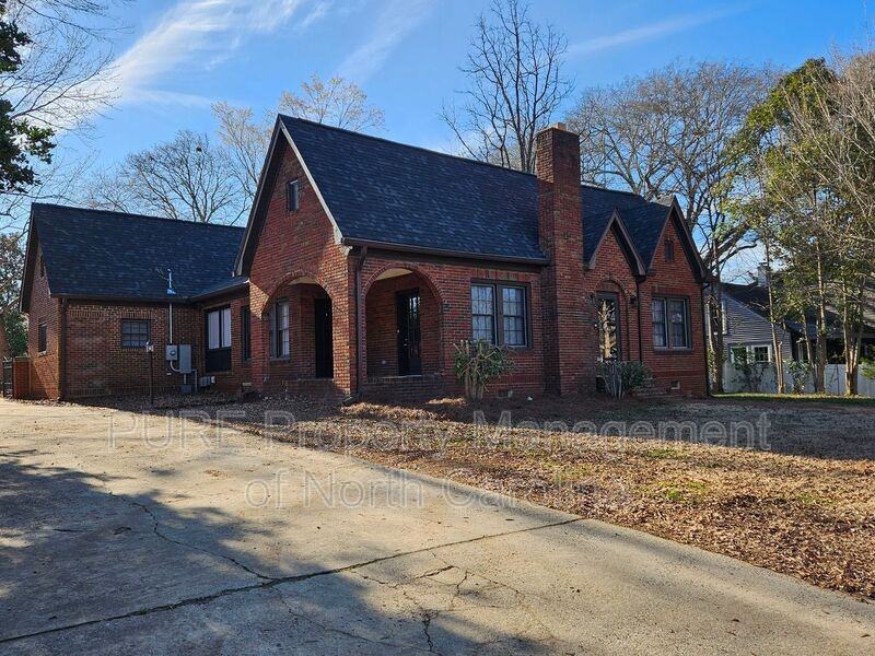 708 Union St S - Photo 4 of 50