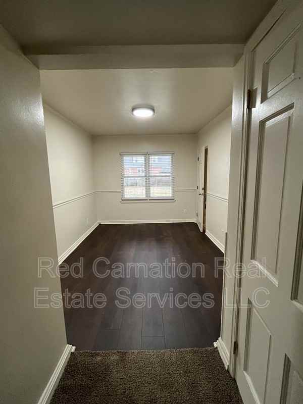 1434 Antoinette Ave - Photo 4 of 28