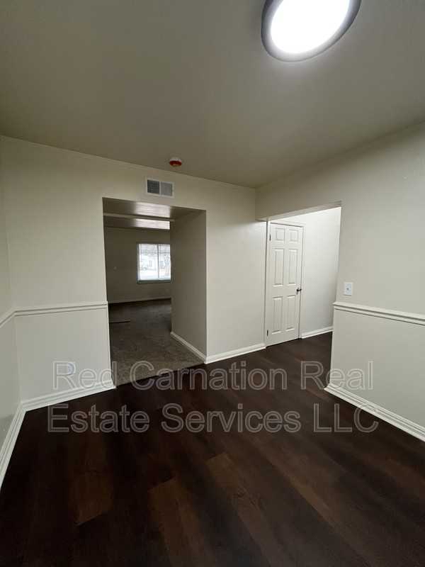 1434 Antoinette Ave - Photo 5 of 28