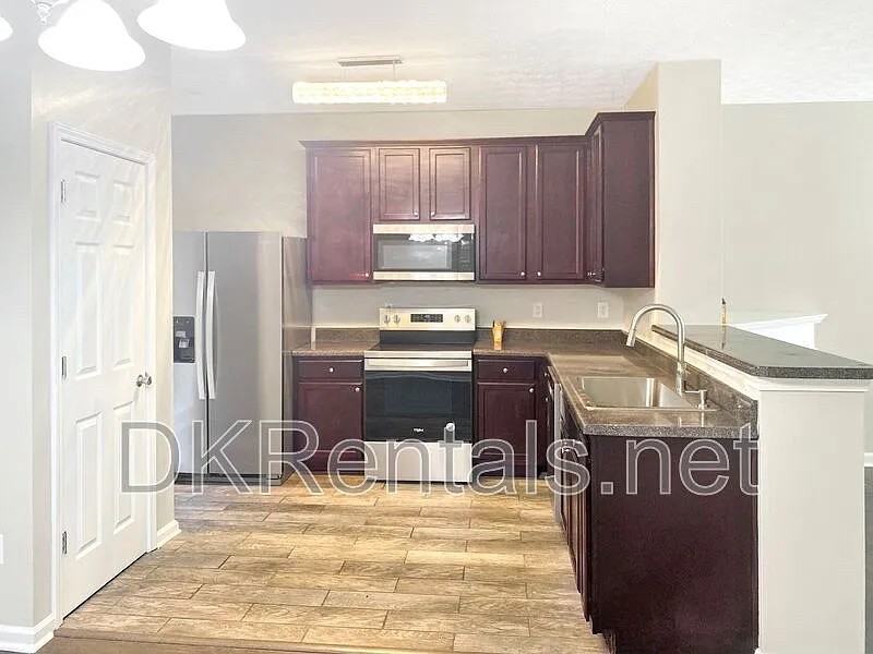 4141 High Park Ter - Photo 3 of 18