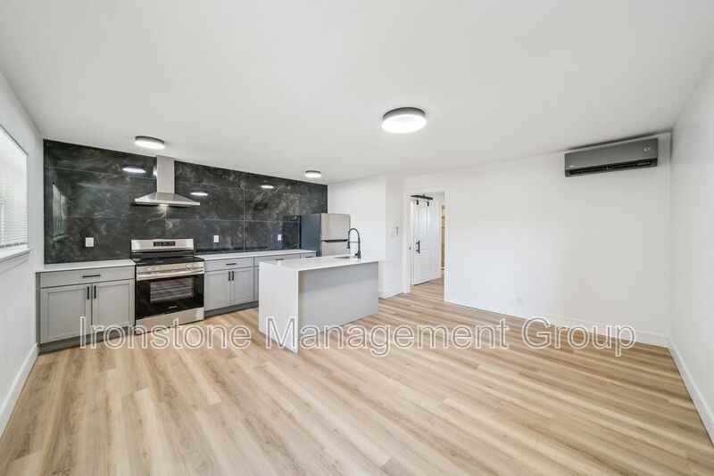 1316 S Quincy Ave #4 - Photo 7 of 8