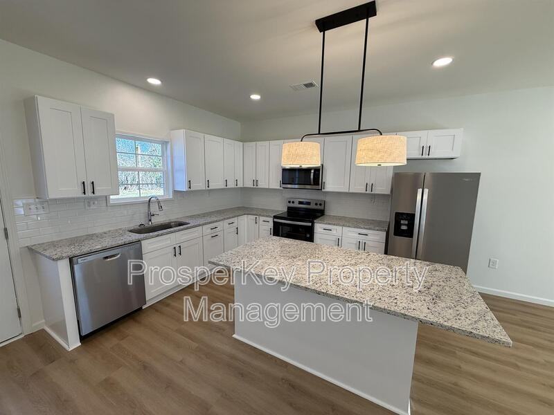 405 E Chappell St - Photo 7 of 20