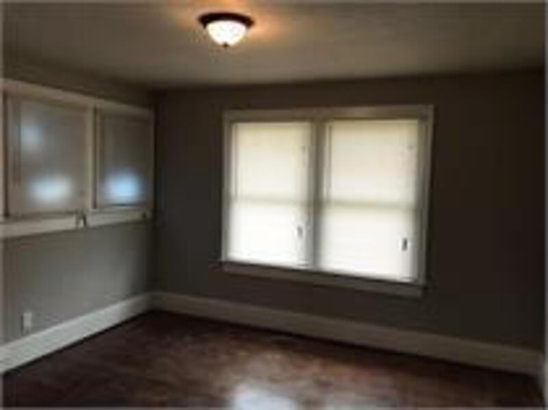 105 Cherry St Sw - Photo 5 of 14