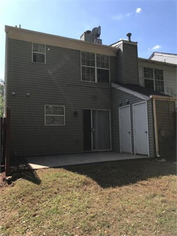 5703 Wells Cir - Photo 3 of 19