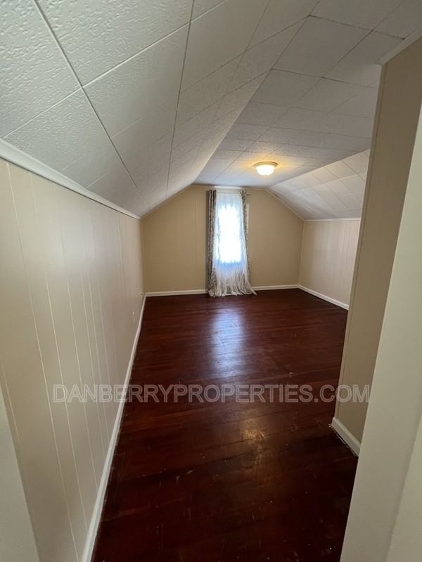 2222 Rood St - Photo 7 of 9