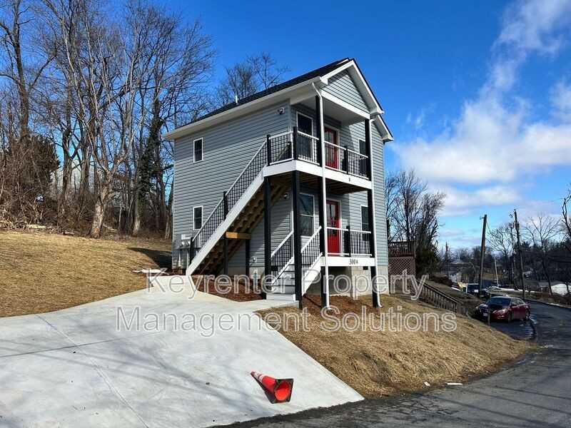 300 Fairview Ave #B - Photo 2 of 17