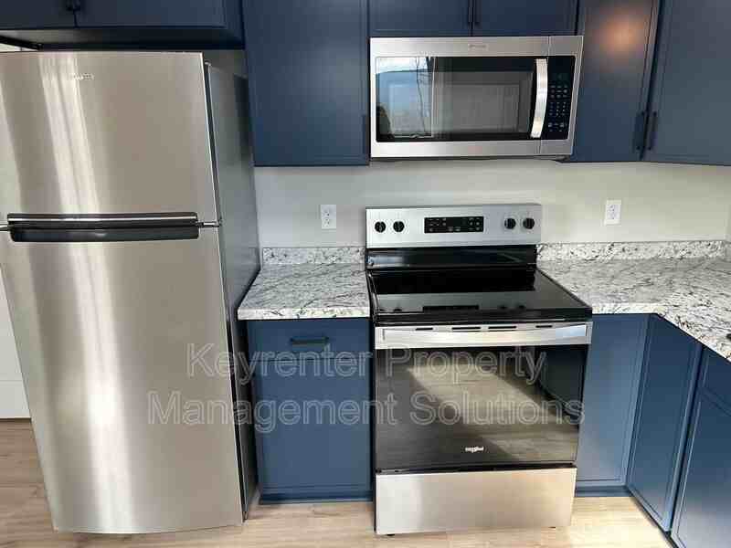 300 Fairview Ave #B - Photo 6 of 17