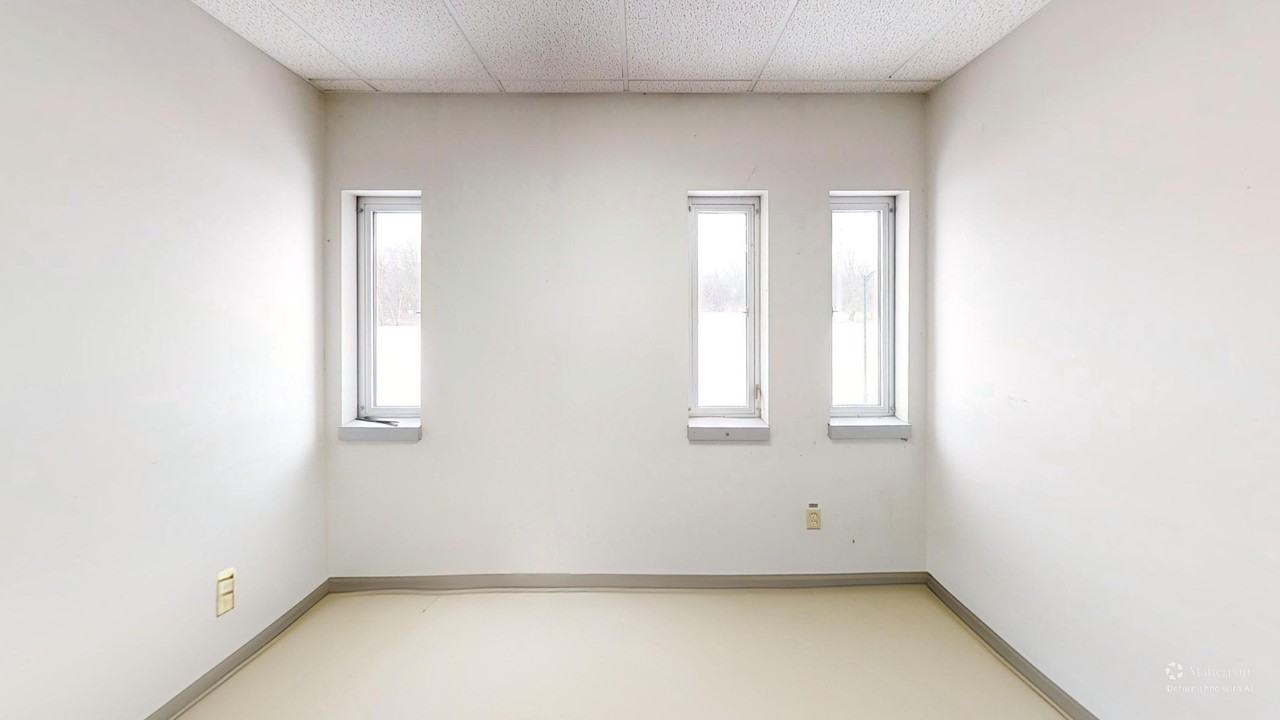 532 E River Rd #1 - Photo 7 of 9