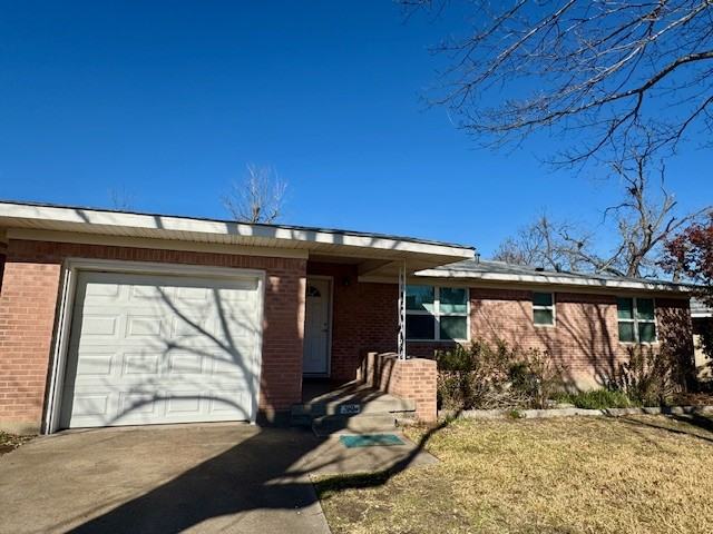 110 W Virginia Ave #1 - Photo 2 of 10