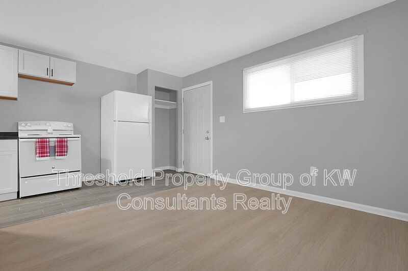 180 N Sylvan Ave #A - Photo 7 of 22