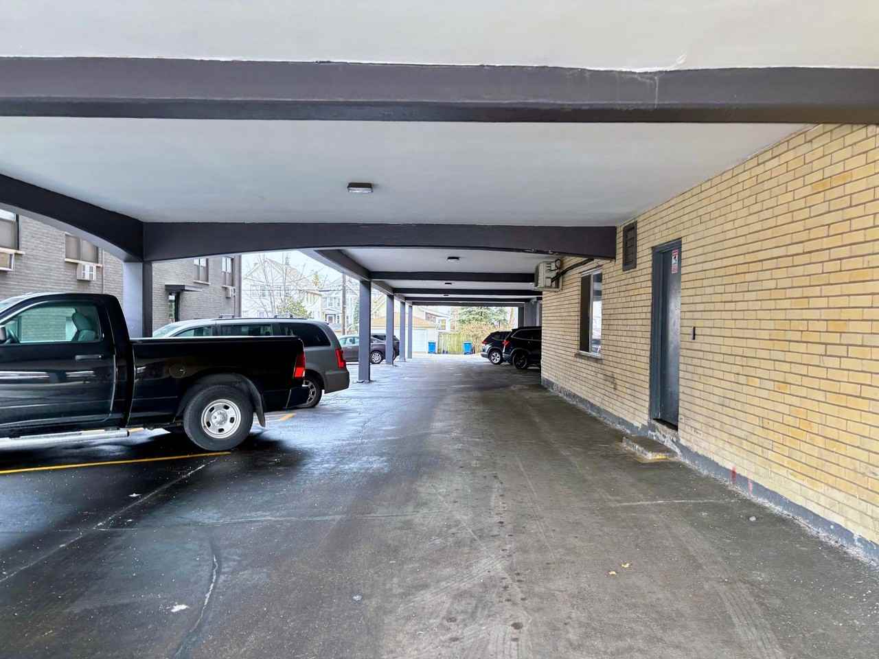 520 Rentals - Photo 3 of 50