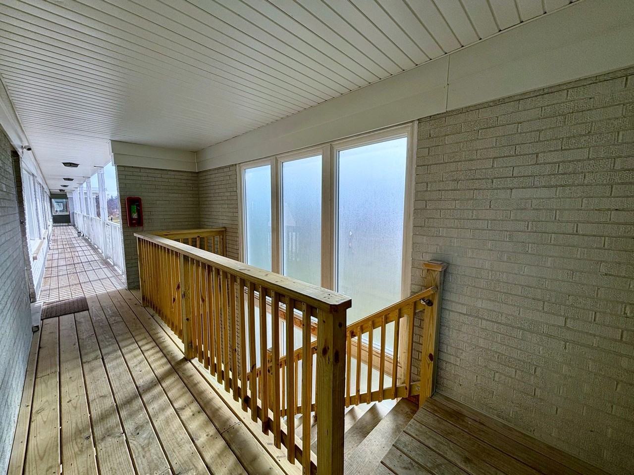 Salt Creek Apartments - Photo 5 of 37