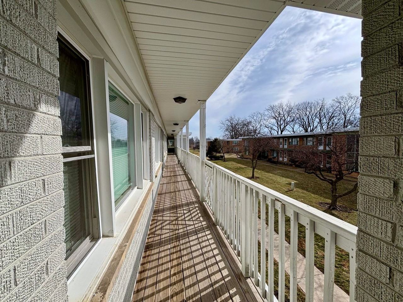 Salt Creek Apartments - Photo 6 of 37