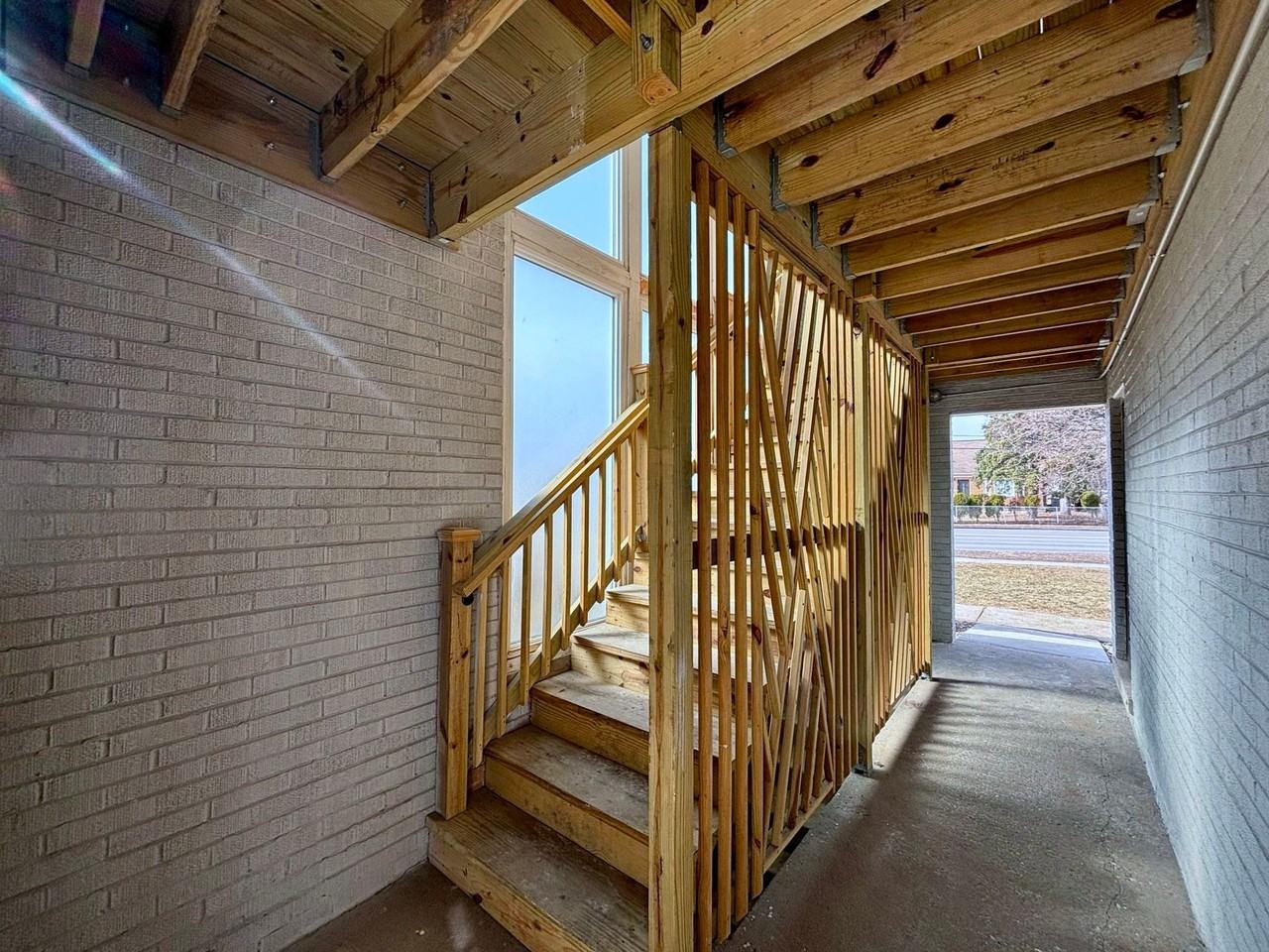 Salt Creek Apartments - Photo 7 of 37