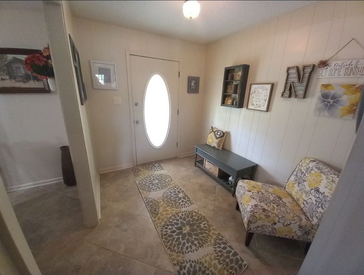 878 W Hawthorne Rd #1 - Photo 3 of 26