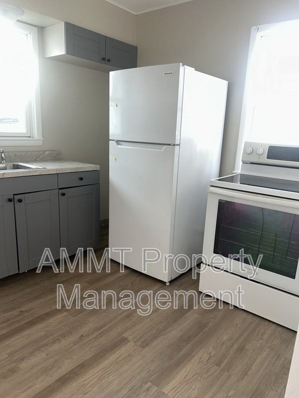 2831 3rd Ave Se - Photo 3 of 10