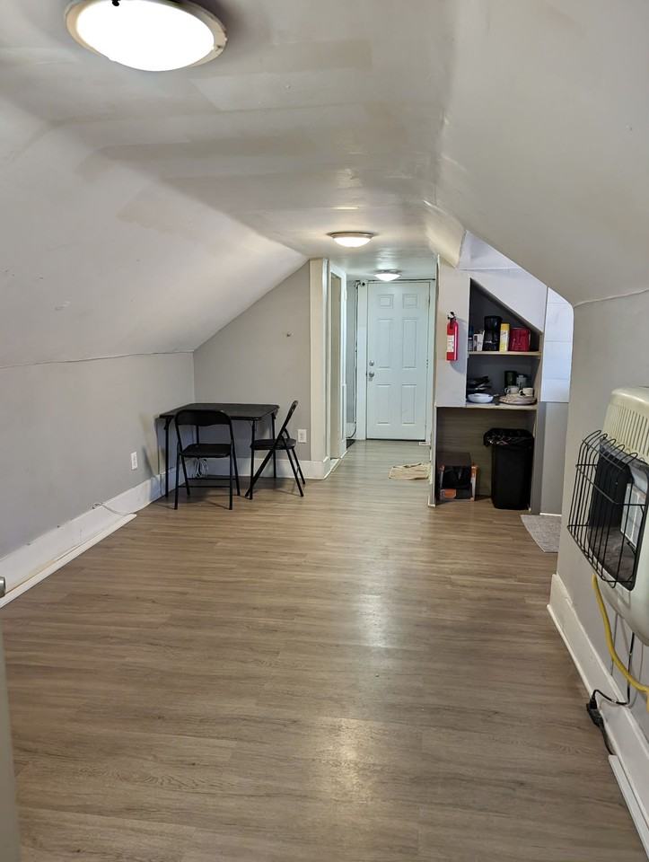 31 Vernon St #4FL - Photo 7 of 10