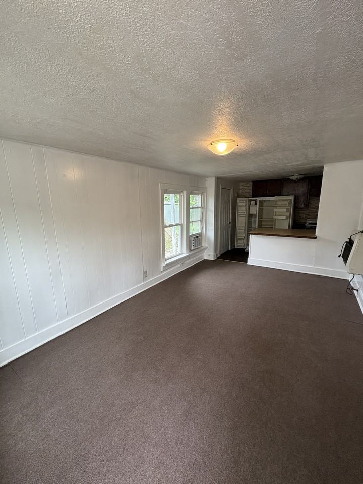 315 S Stonewall St #1 - Photo 2 of 8