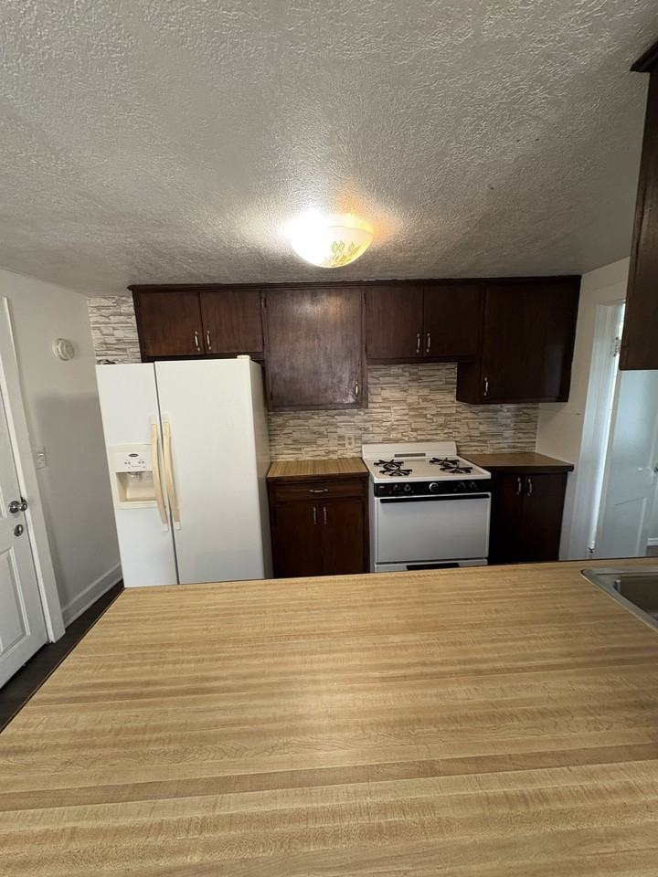 315 S Stonewall St #1 - Photo 5 of 8