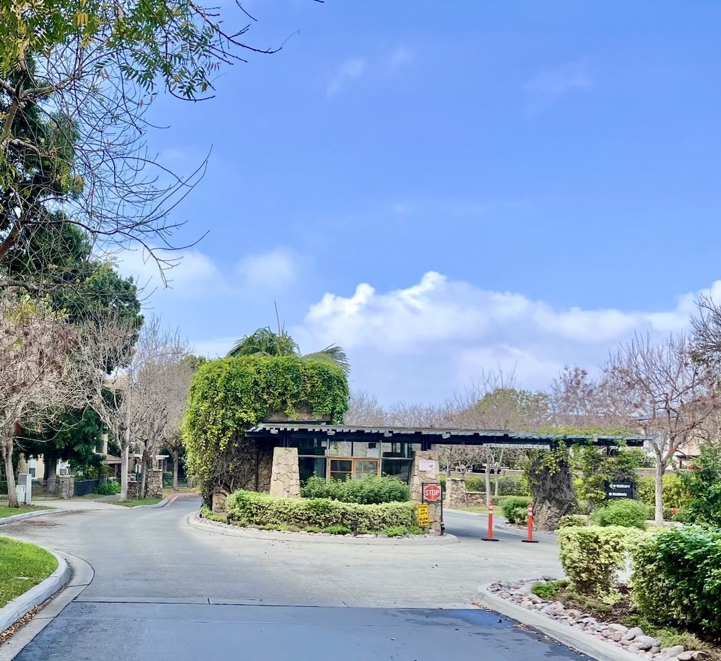 1162 Hanford Ct #1 - Photo 2 of 12