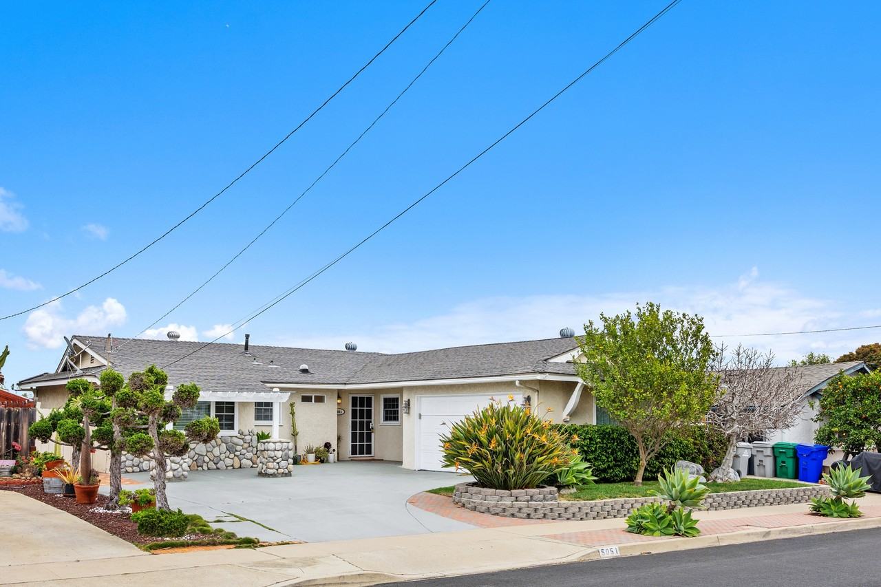 5051 Providence Rd #1 - Photo 3 of 33