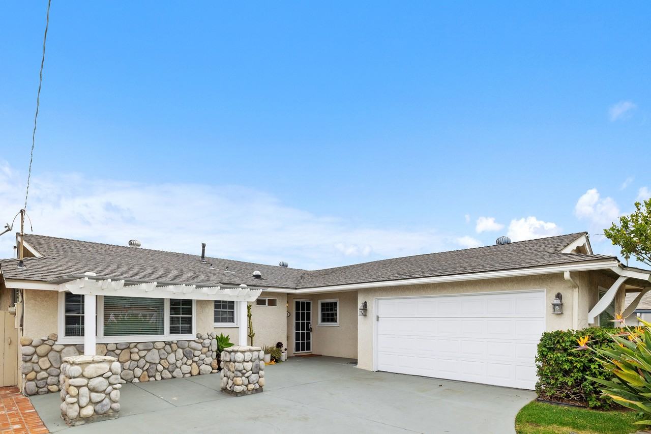 5051 Providence Rd #1 - Photo 4 of 33