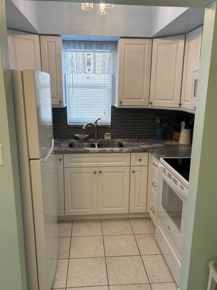 1205 Tarpon Center Dr #416CLE - Photo 6 of 17