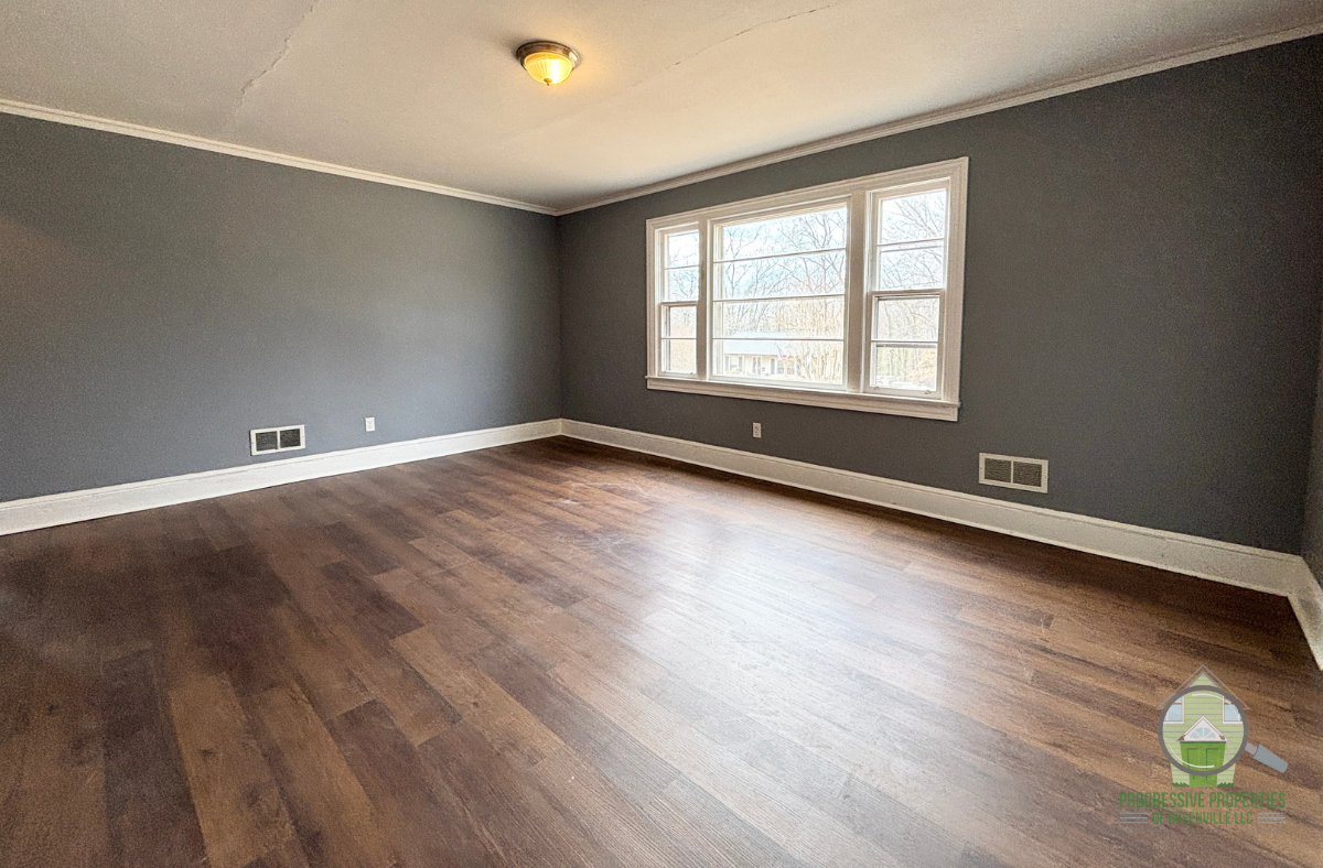 122 Woodland Dr #1 - Photo 3 of 15